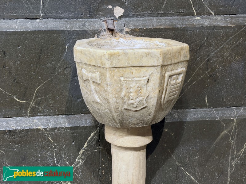 Poboleda - Església de Sant Pere. Pica del segle XIV