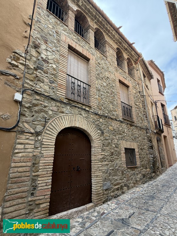 Torroja del Priorat - Carrer Major (Foto: Albert Esteves, 2026) Torroja del Priorat - Carrer Major