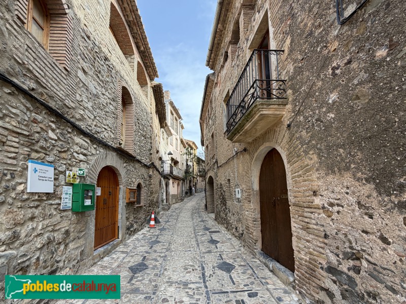 Torroja del Priorat - Carrer Major (Foto: Albert Esteves, 2026) Torroja del Priorat - Carrer Major