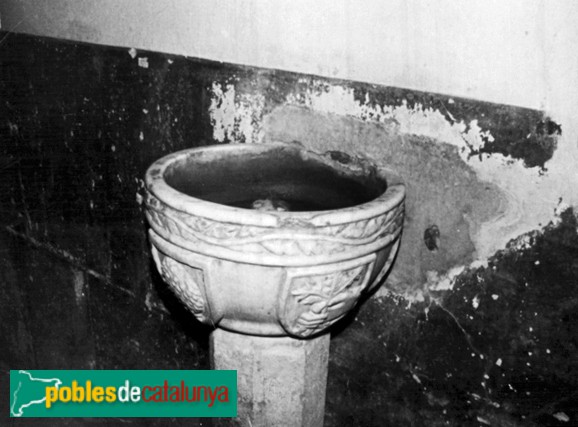 El Masroig - Església de Sant Bartomeu. Pica procedent de les Pinyeres