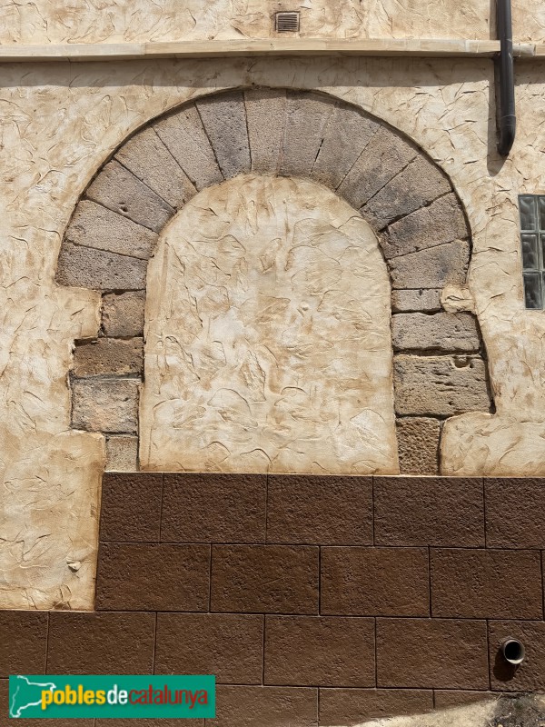 El Masroig - Portal adovellat