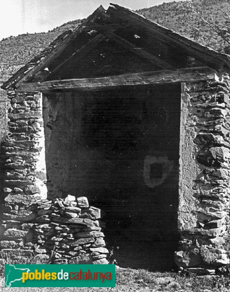 Meranges - Capella de Sant Serni (Foto: <i>Anna Maria Bruguera -invarquit.cultura.gencat.cat-</i>, 1990) Meranges - Capella de Sant Serni