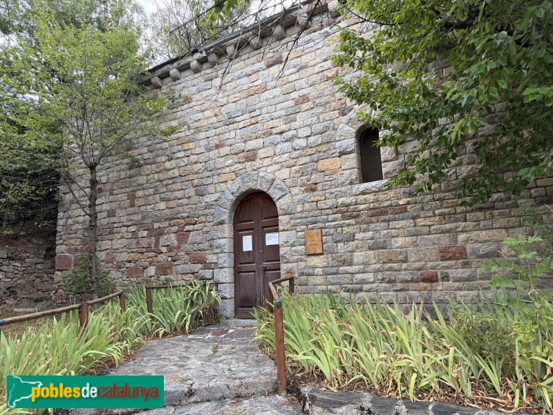 Isòvol - Església de Sant Miquel (Foto: Albert Esteves, 2026) Isòvol - Església de Sant Miquel