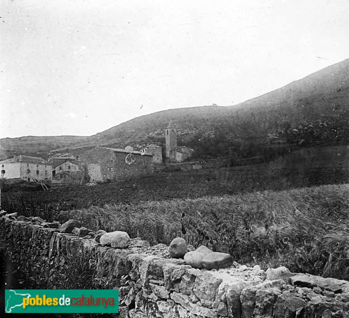 Isòvol - Església antiga de Sant Miquel (Foto: Josep Salvany - Fons Salvany. Biblioteca de Catalunya-, 1923) Isòvol - Església antiga de Sant Miquel