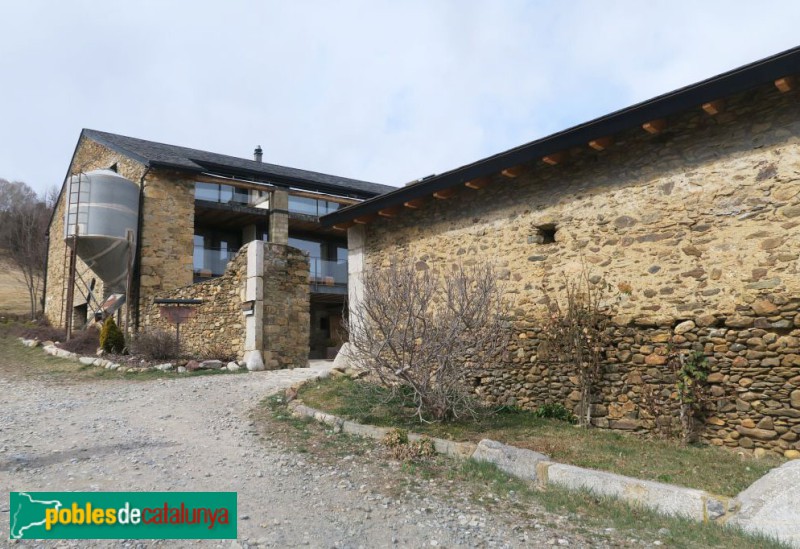 Isòvol - Mas Ravetllat (Foto: Fortià Arquitectes -invarquit.gencat.cat-, 2022) Isòvol - Mas Ravetllat