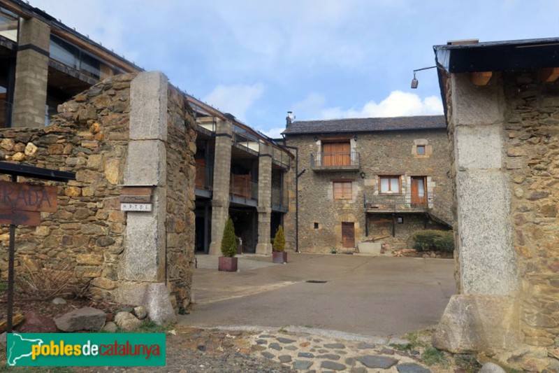Isòvol - Mas Ravetllat (Foto: Fortià Arquitectes -invarquit.gencat.cat-, 2022) Isòvol - Mas Ravetllat