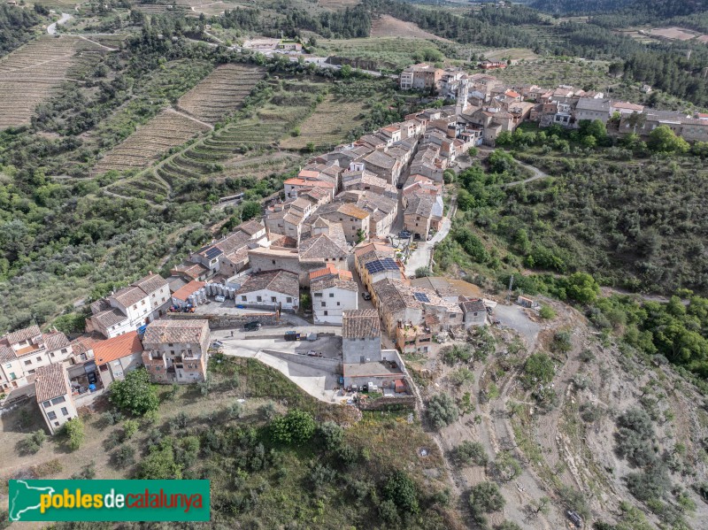 Bellmunt del Priorat, articulat pel carrer Major i el carrer de la Font Vella
