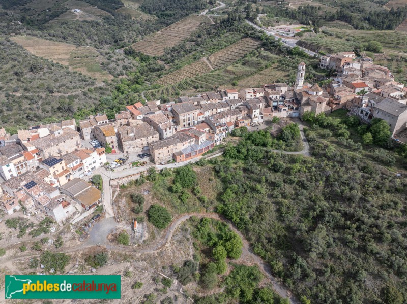 Bellmunt del Priorat, articulat pel carrer Major i el carrer de la Font Vella