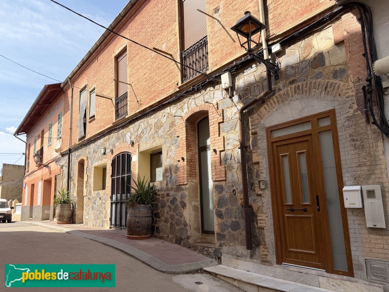 Bellmunt del Priorat - Antic economat i casa de la mina
