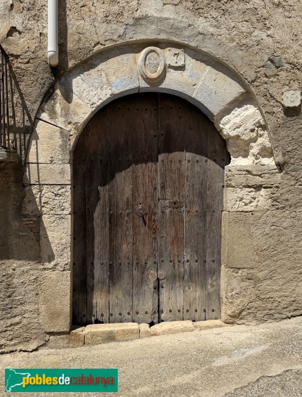 Porrera - Portal de 1790 (Foto: Albert Esteves, 2026) Porrera - Portal de 1790