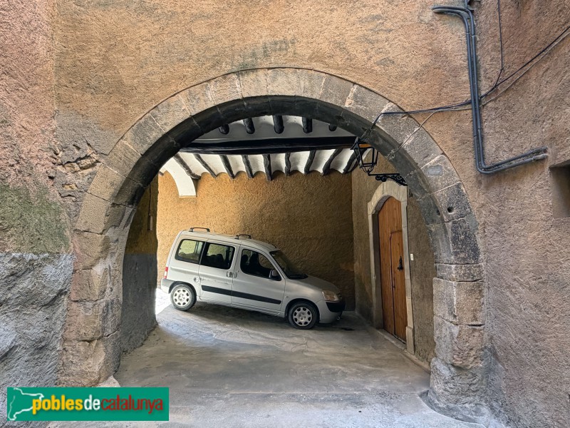 La Bisbal de Montsant - Carrer Major. Cal Perxe