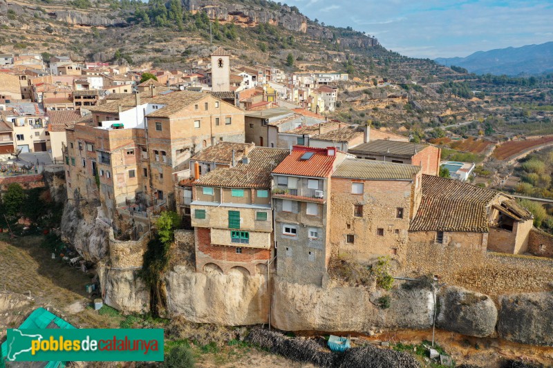 La Bisbal de Montsant - Cases del carrer Major  vistes des de ponent