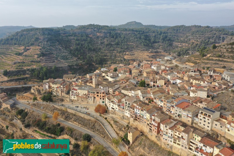La Bisbal de Montsant - Carrer Metge Curcó, en primer pla (Foto: Francesc Vidal-Barraquer, 2022) La Bisbal de Montsant - Carrer Metge Curcó, en primer pla