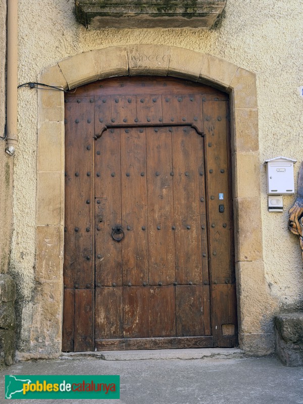 La Bisbal de Montsant - Portal del 1800 (Foto: Albert Esteves, 2026) La Bisbal de Montsant - Portal del 1800