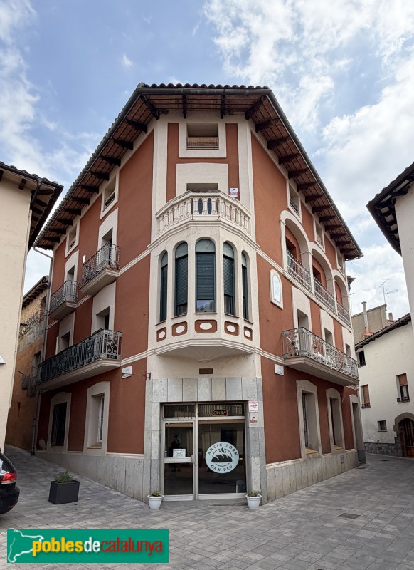 Sant Pere de Torelló - Carrer Jaume Balmes, 1 (Foto: Albert Esteves, 2026) Sant Pere de Torelló - Carrer Jaume Balmes, 1