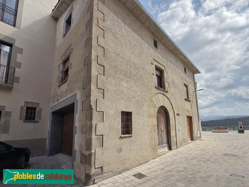 Sant Pere de Torelló - Cal Formaire (Foto: Albert Esteves, 2026) Sant Pere de Torelló - Cal Formaire