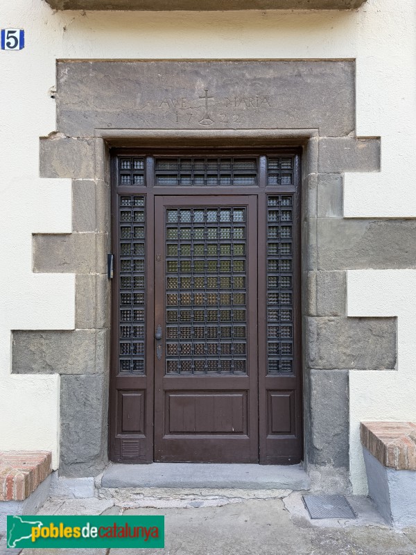 Torelló - Santuari de Rocaprevera. Porta de la rectoria (Foto: Albert Esteves, 2026) Torelló - Santuari de Rocaprevera. Porta de la rectoria