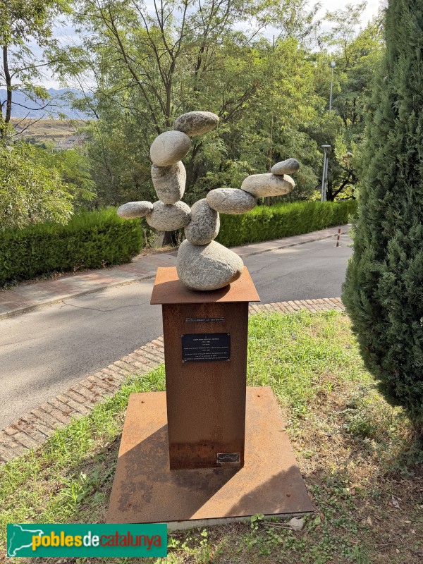 Torelló - Santuari de Rocaprevera. Monument a Josep M. Pericas (Foto: Albert Esteves, 2026) Torelló - Santuari de Rocaprevera. Monument a Josep M. Pericas