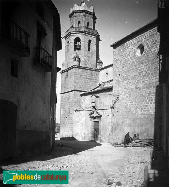 Tivissa - Església de Sant Jaume (Foto: Josep Salvany -Fons Salvany. Biblioteca de Catalunya-, 1923) Tivissa - Església de Sant Jaume