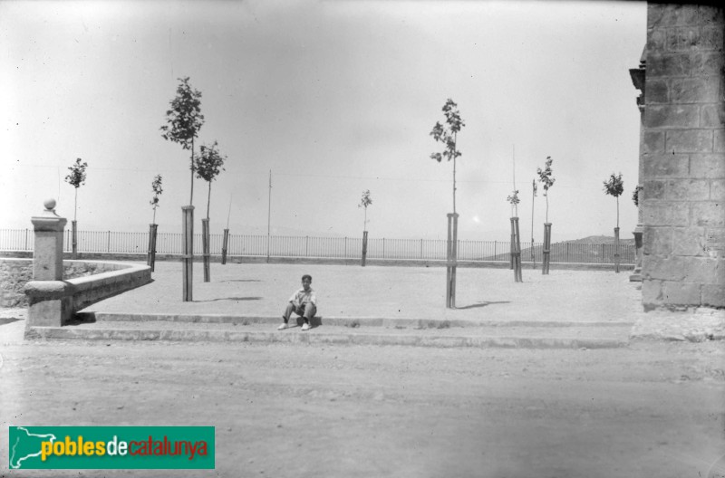 Tivissa - Plaça de Baranova (Foto: Lluís Brull - ANC-, 1927) Tivissa - Plaça de Baranova