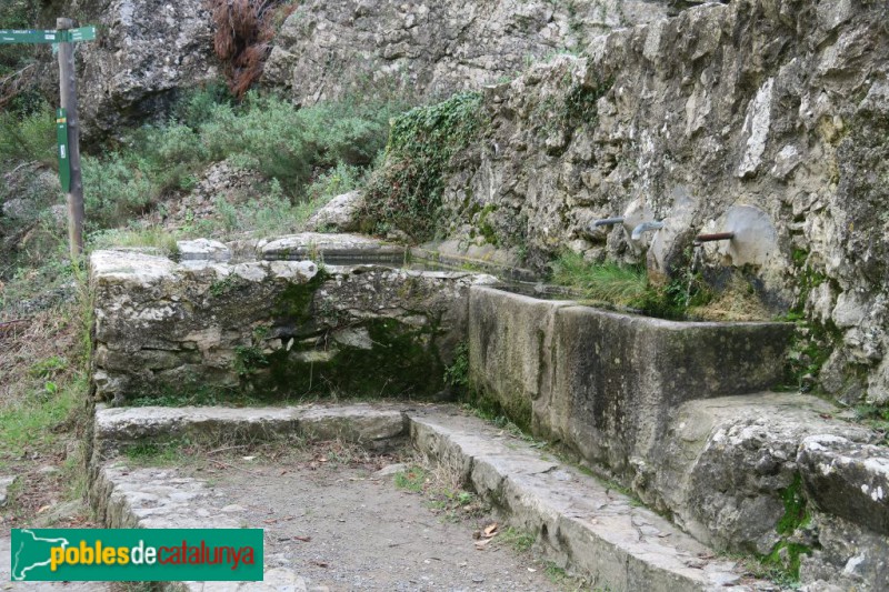 Tivissa - Font de Sant Blai (Foto: Fortià Arquitectes -invarquit.gencat.cat-, 2021) Tivissa - Font de Sant Blai