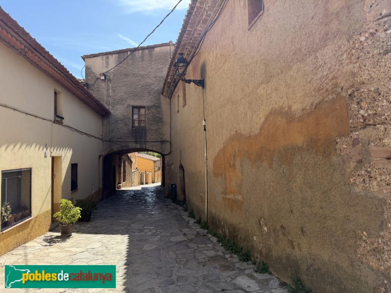 El Bruc - Carrer de la Parròquia (Foto: Albert Esteves, 2026) El Bruc - Carrer de la Parròquia
