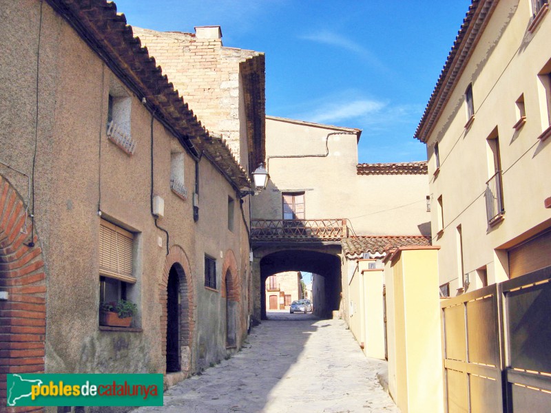 El Bruc - Carrer de la Parròquia (Foto: Albert Esteves, 2009) El Bruc - Carrer de la Parròquia