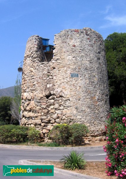 Castelldefels - Torre del Castell (Foto: Albert Esteves, 2006) Castelldefels - Torre del Castell