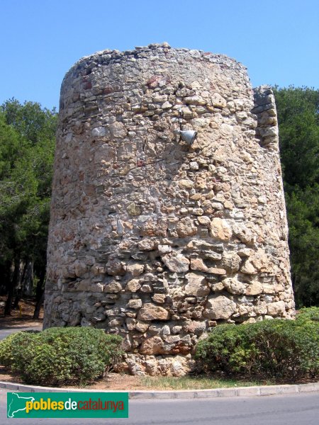 Castelldefels - Torre del Castell (Foto: Albert Esteves, 2006) Castelldefels - Torre del Castell