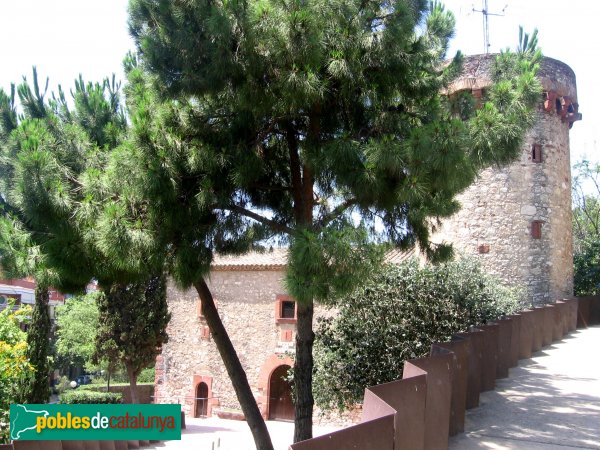 Castelldefels - Can Gomar i torre (Foto: Albert Esteves, 2006) Castelldefels - Can Gomar i torre