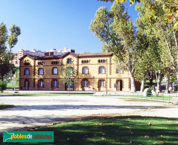Cornellà de Llobregat - Masoveria de can Mercader (Foto: <i>Josep Maria Ardèvol</i>, 1997) Cornellà de Llobregat - Masoveria de can Mercader